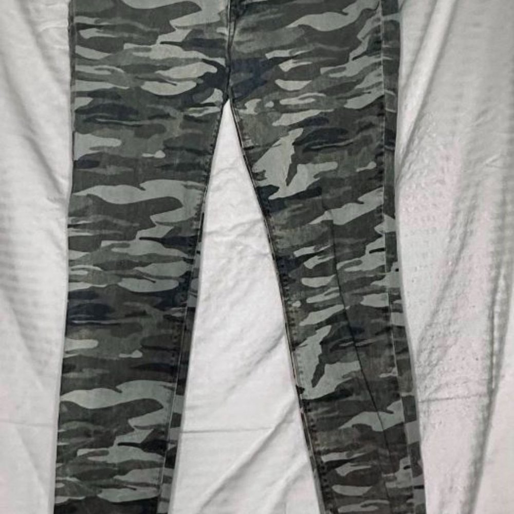 Express Camo Mid Rise Ankle Legging